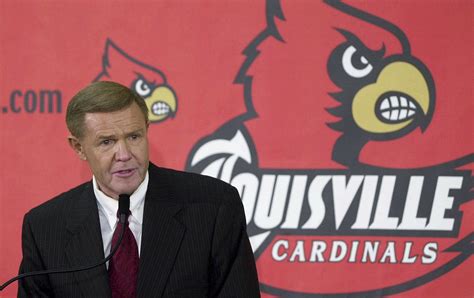 Louisville to honor Denny Crum with moment of silence, seat dedication among tributes before opener